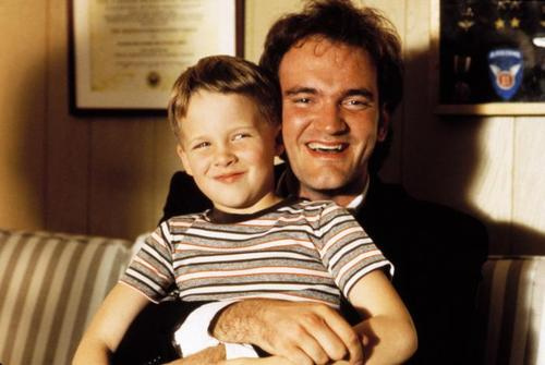 Tarantino i jego filmowe alter ego - Chandler Lindauer w roli małego Butcha. Na planie "Pulp Fiction".