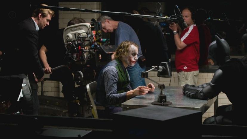 batman-the-joker-christian-bale-heath-ledger-batman-the-dark-knight-christopher-nolan-set-photos-and-christian-bale-419455902