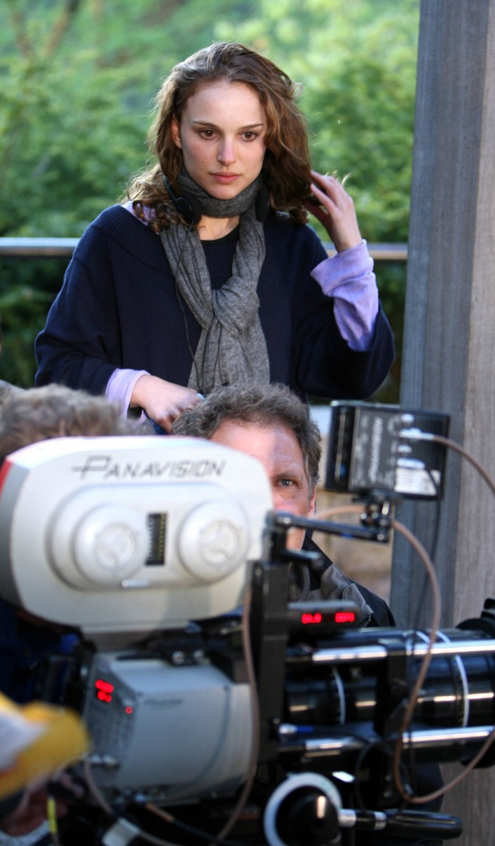 natalie-portman-set-to-direct-a-tale-of-love-and-darkness-header