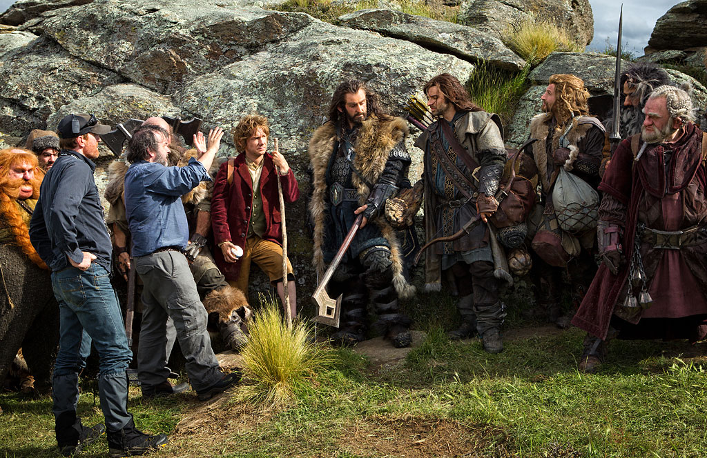 Peter-Jackson-and-the-cast-on-set-in-The-Hobbit-An-Unexpected-Journey