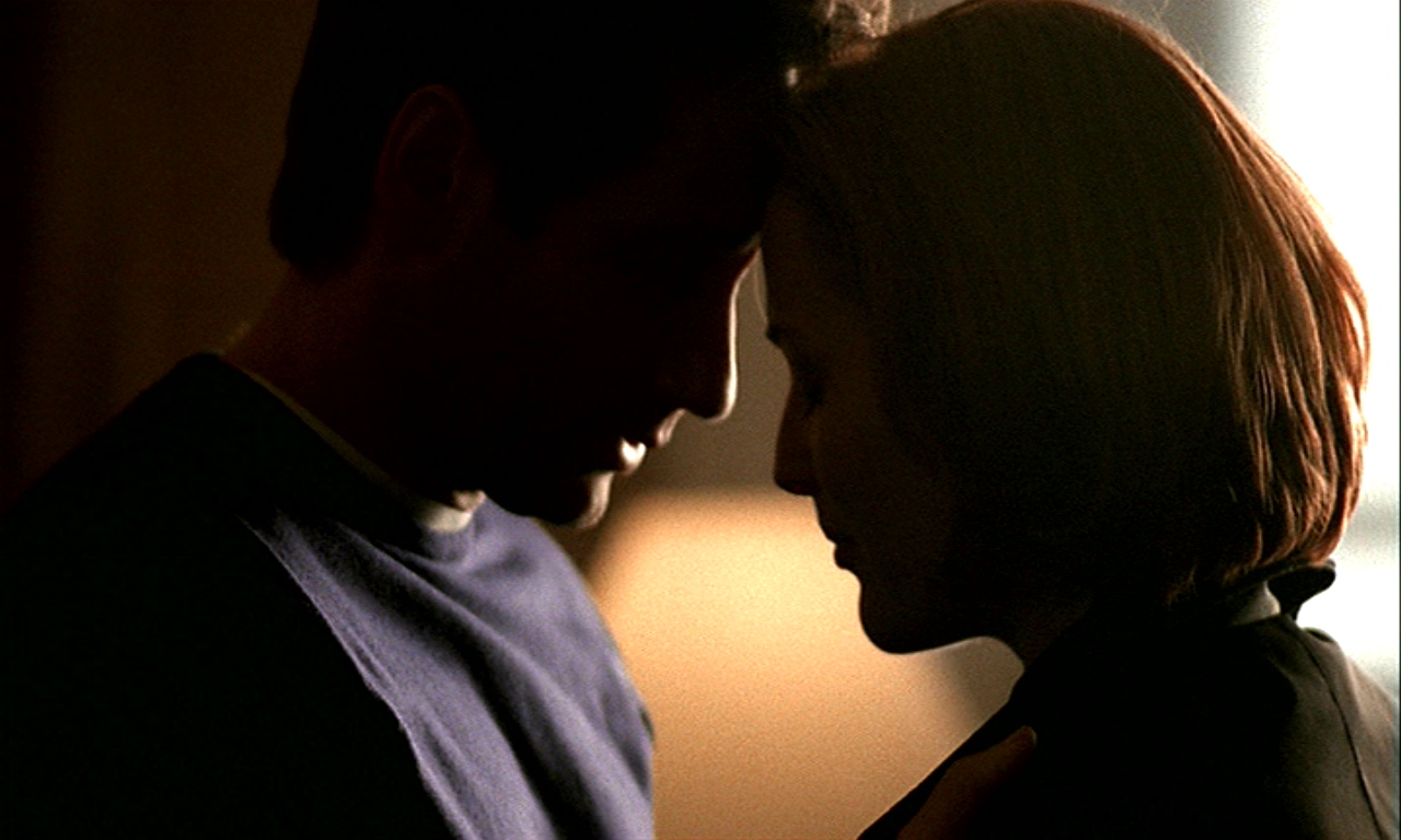mulder and scully closeup x-files