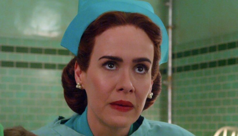 SARAH PAULSON w zwiastunie serialu RATCHED, historii pielęgniarki z “Lotu nad kukułczym gniazdem”