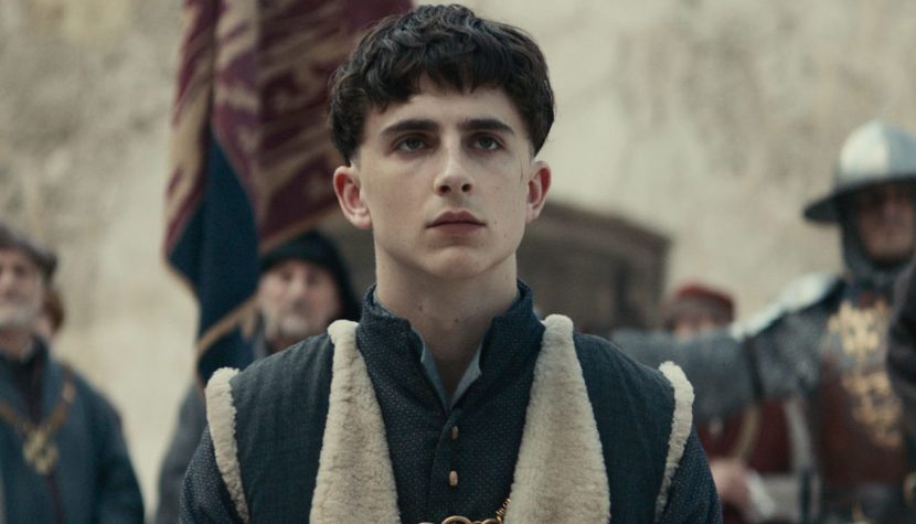 THE KING. Timothée Chalamet i Robert Pattinson w zwiastunie filmu Netflixa