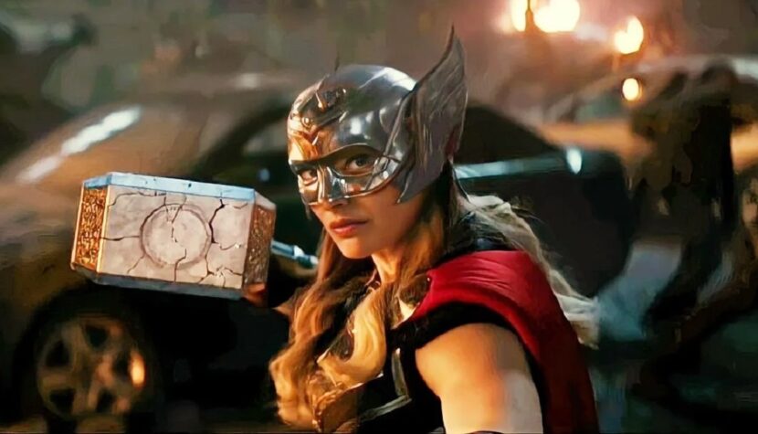 NATALIE PORTMAN jako Potężna Thor na kolejnym plakacie filmu THOR: MIŁOŚĆ I GROM