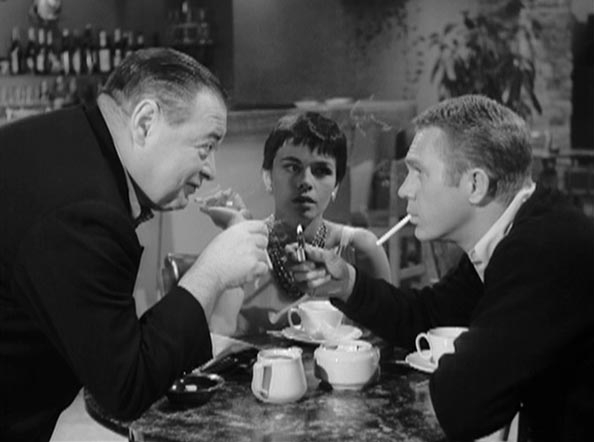 Peter Lorre, Neile Adams i Steve McQueen w "Man from the South" (1960)