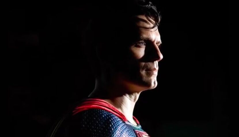 HENRY CAVILL pochwalił się powrotem do roli Supermana. “Wasza cierpliwość zostanie wynagrodzona”