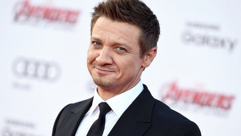 JEREMY RENNER podziękował za wsparcie i pokazał swoje zdjęcie. Nowe informacje o okolicznościach wypadku