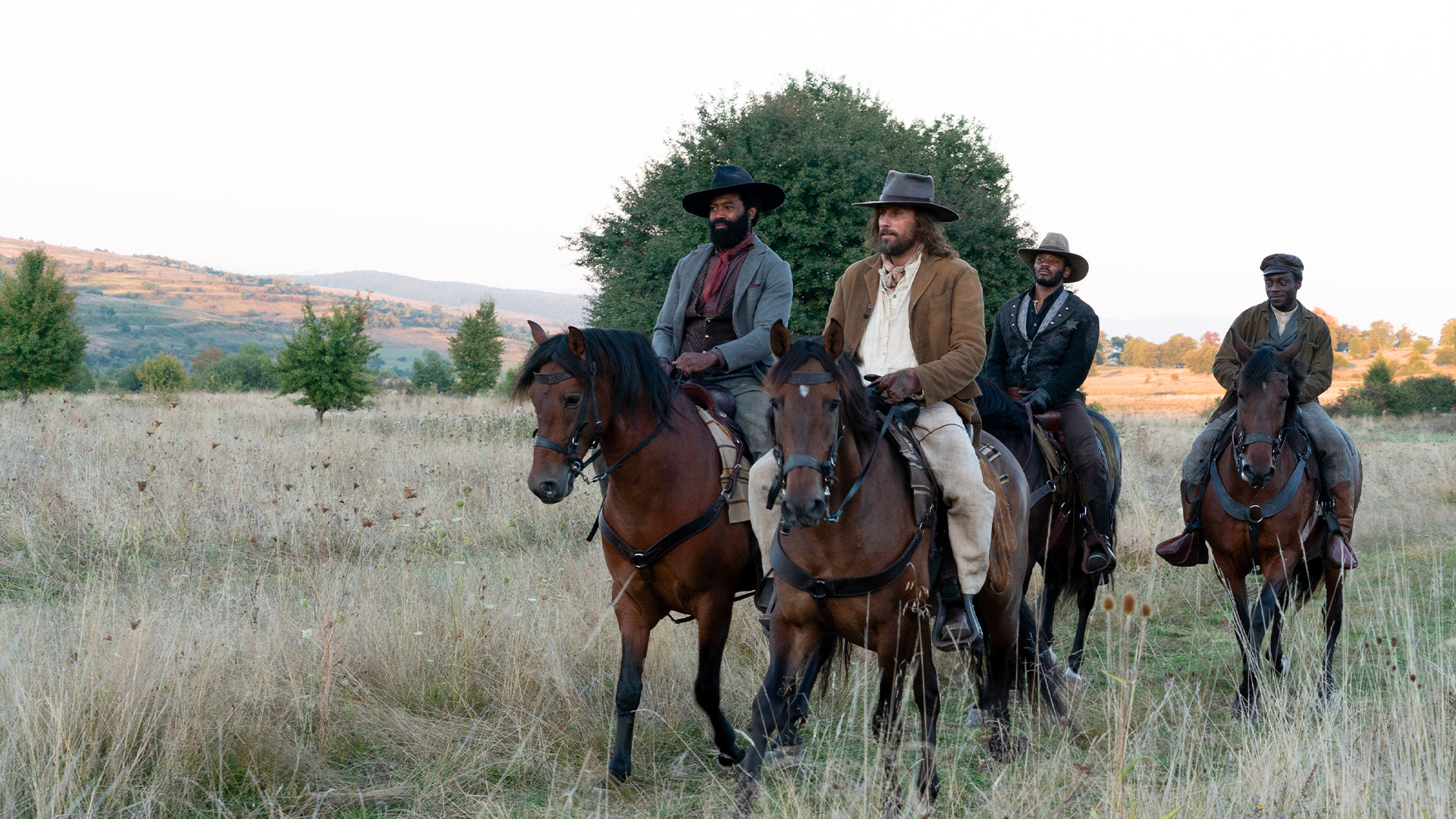 Matthias Schoenaerts, Nicholas Pinnock, Eric Kole i Benny O. Arthur w serialu "Django" (2022)