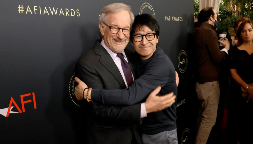 Ke Huy Quan zagrał w komedii akcji „Love Hurts”. Namówił go do tego… Steven Spielberg!