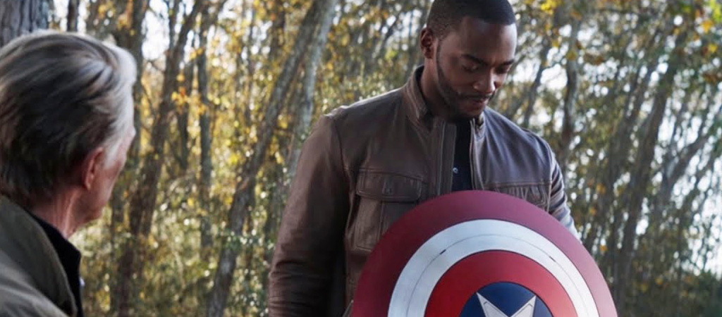 Anthony Mackie nazywa filmy Marvela "formą kontrolowanej rozrywki". "Są limity"
