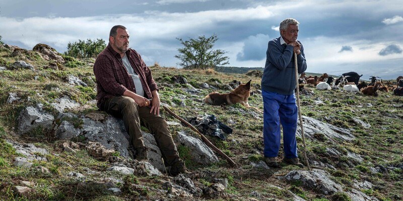 BESTIE. Thriller społeczny ze zbędnym morałem [RECENZJA]