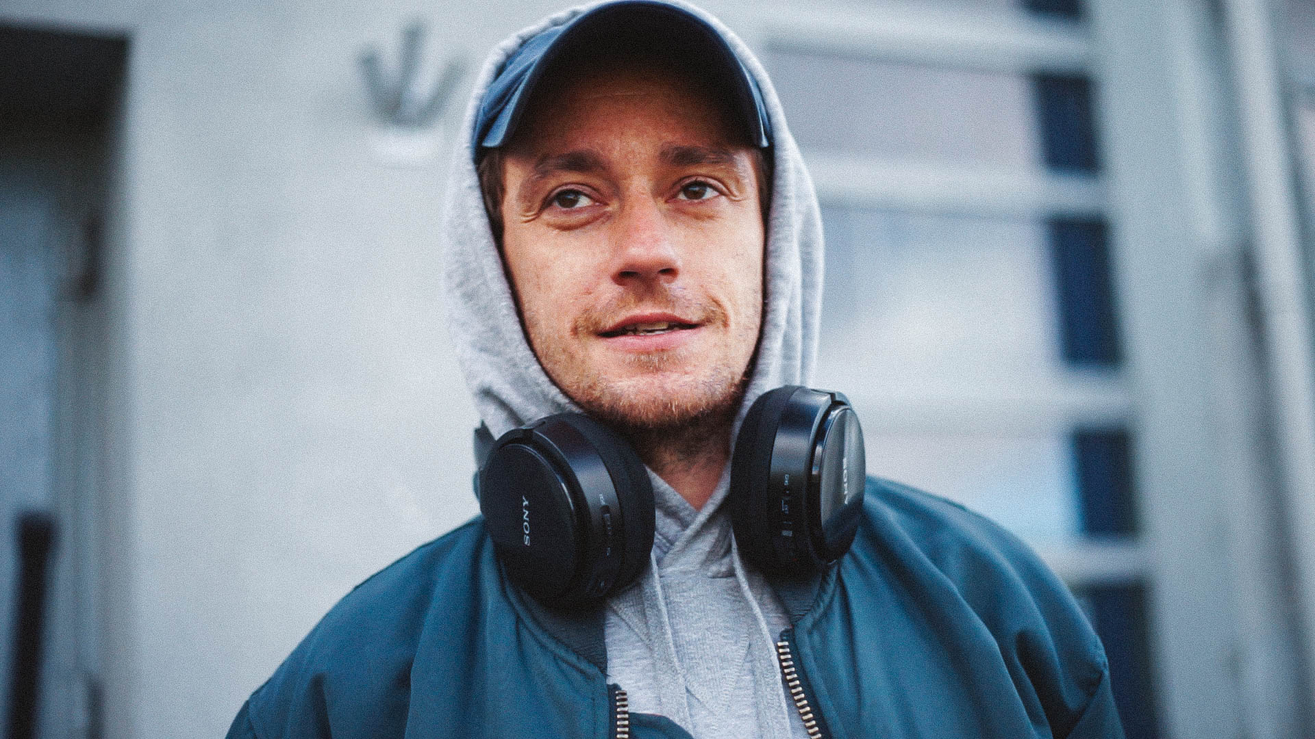 CHODZI O DUSZĘ. Rozmawiamy z Dawidem Nickelem, twórcą filmu OSTATNI KOMERS