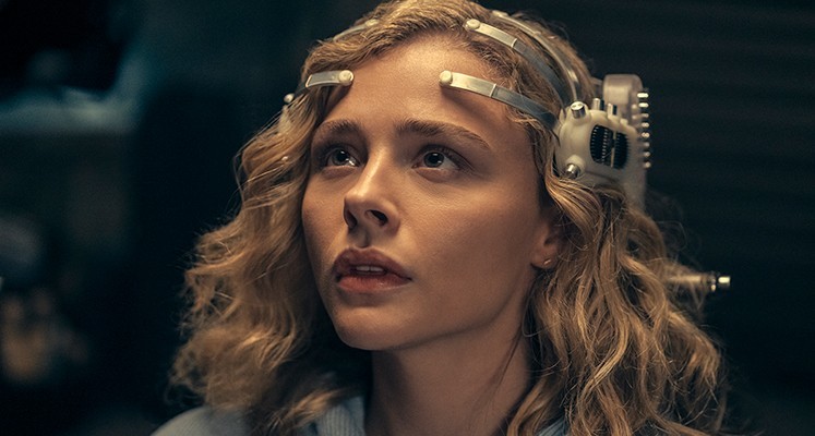 Chloë Grace Moretz w zwiastunie serialu science fiction THE PERIPHERAL. Produkują twórcy "Westworld"