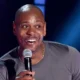 DAVE CHAPPELLE został zaatakowany na scenie podczas występu. Do sieci trafiły nagrania