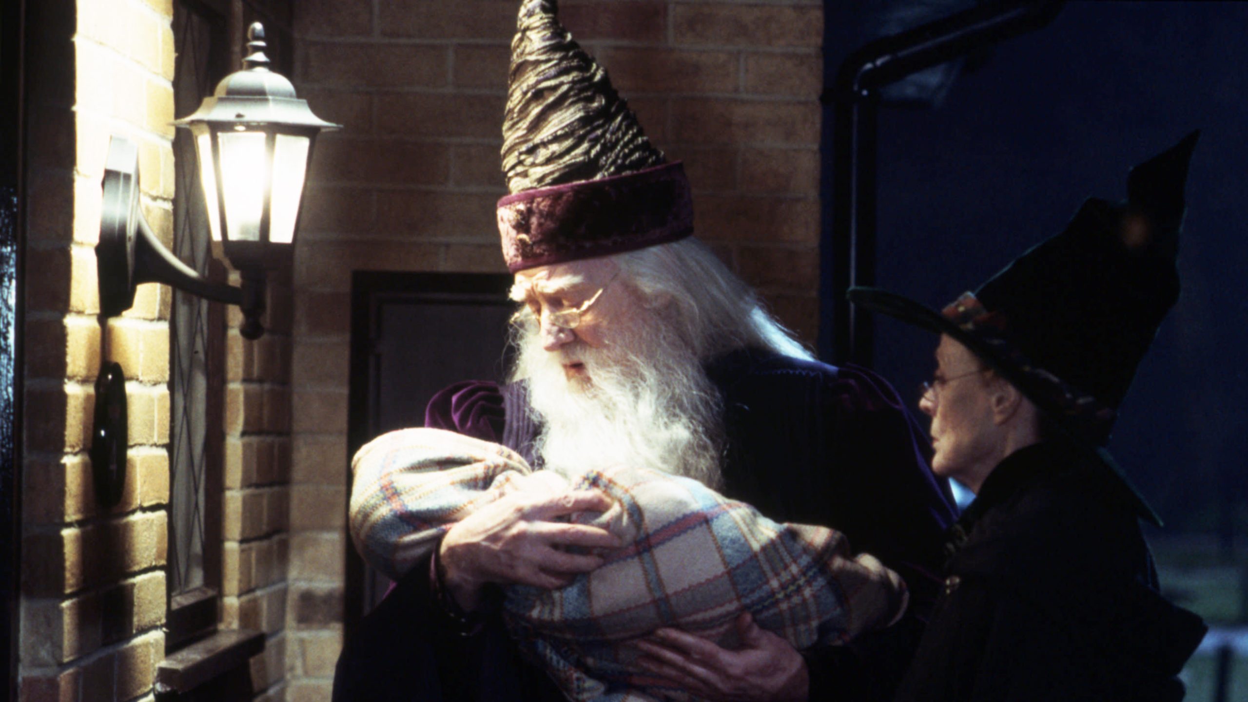 Do sieci trafiło nagranie z planu serialu HARRY POTTER. Buduje się słynna ulica