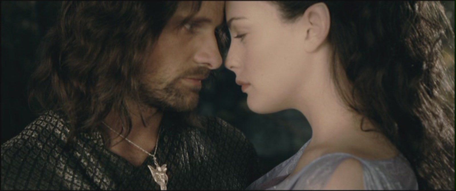 Fani WŁADCY PIERŚCIENI i Tolkiena nie chcą nagości i seksu w serialu Amazona