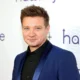 JEREMY RENNER trafił do szpitala po wypadku. Jest w krytycznym, lecz stabilnym stanie