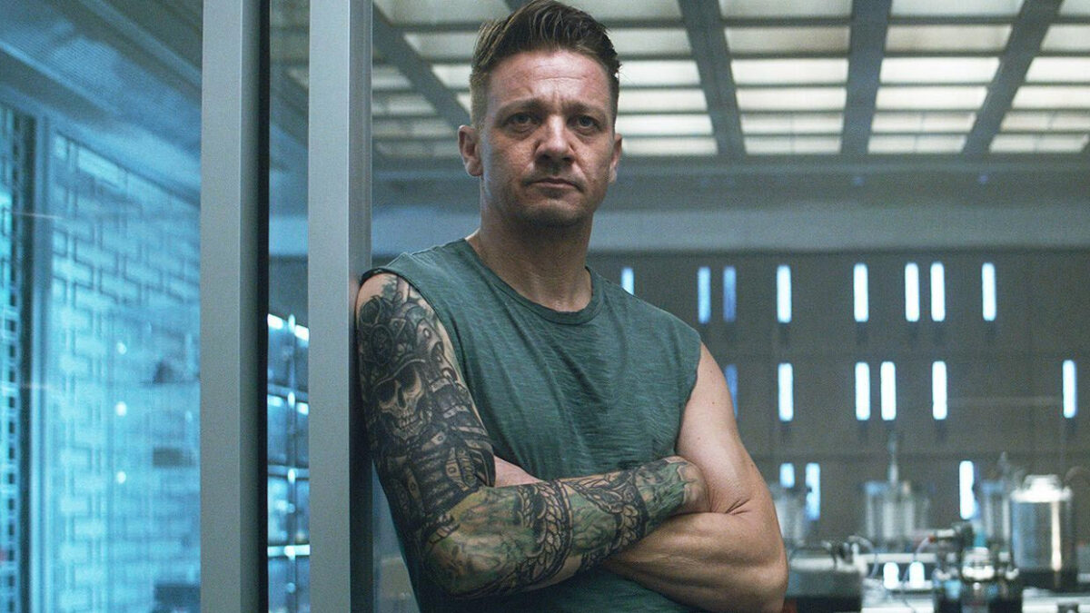 JEREMY RENNER znów w ogniu krytyki. Na Twitterze powstał hashtag #ripjeremyrenner