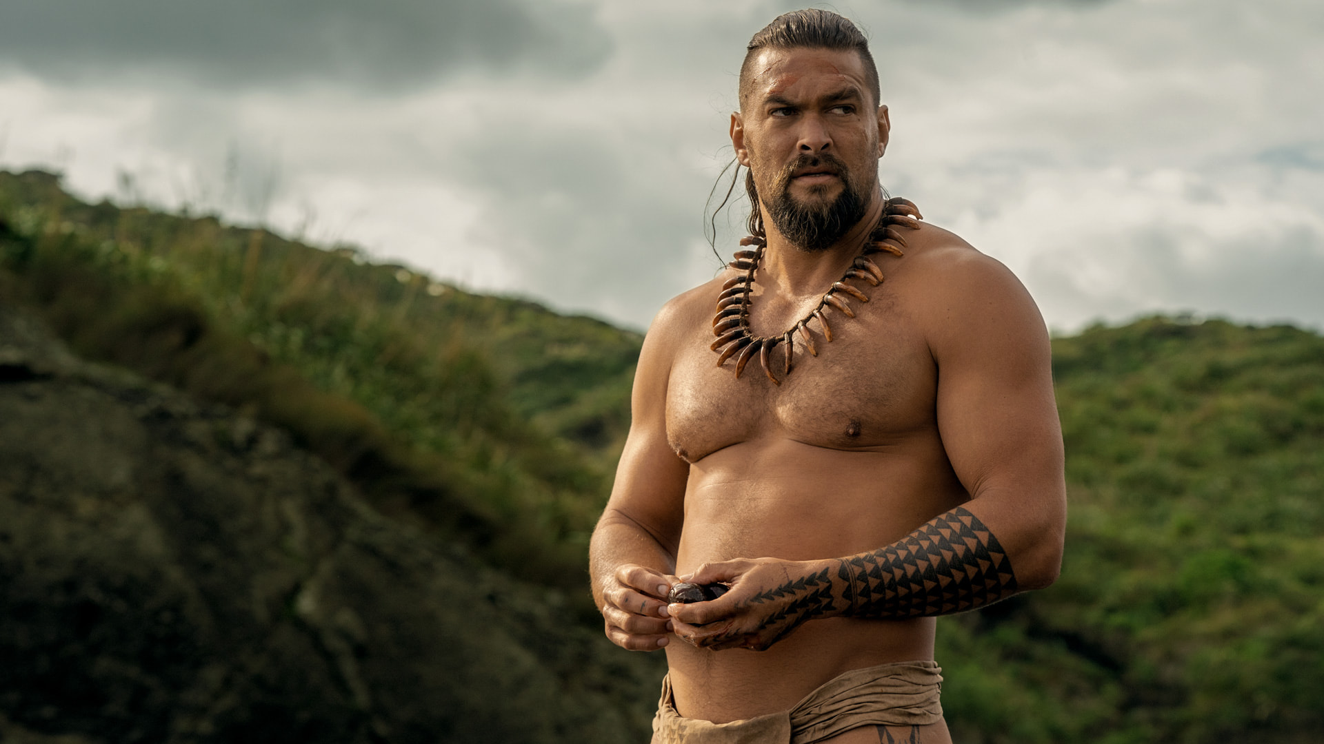Jason Momoa w zwiastunie serialu "Wódz wojownik" od Apple TV+