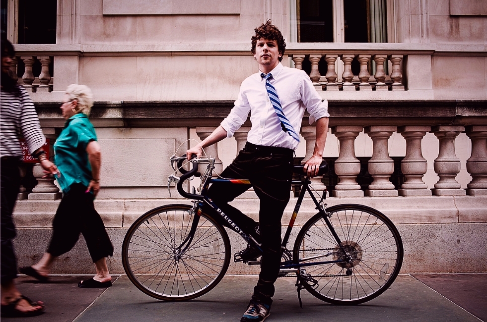 Jesse-Eisenberg-jesse-eisenberg-18155387-981-650