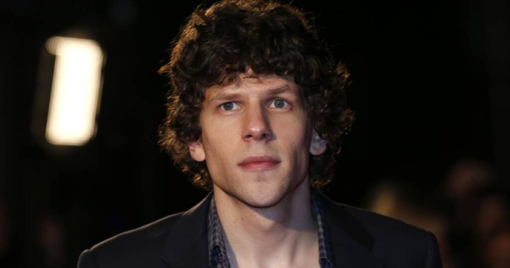 Jesse Eisenberg wyreżyseruje kolejny film. W obsadzie Julianne Moore i Paul Giamatti