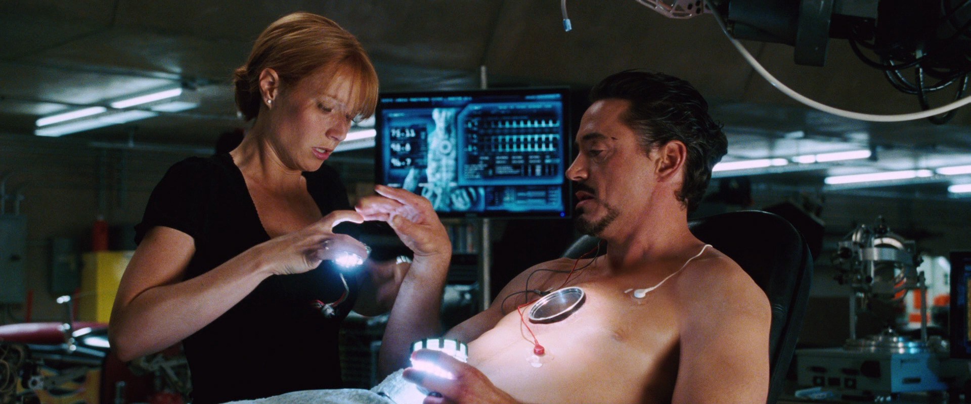 Jon Favreau wplótł w "Iron Mana" prawdziwe rozmowy Paltrow i Downeya Juniora. Podał przykład