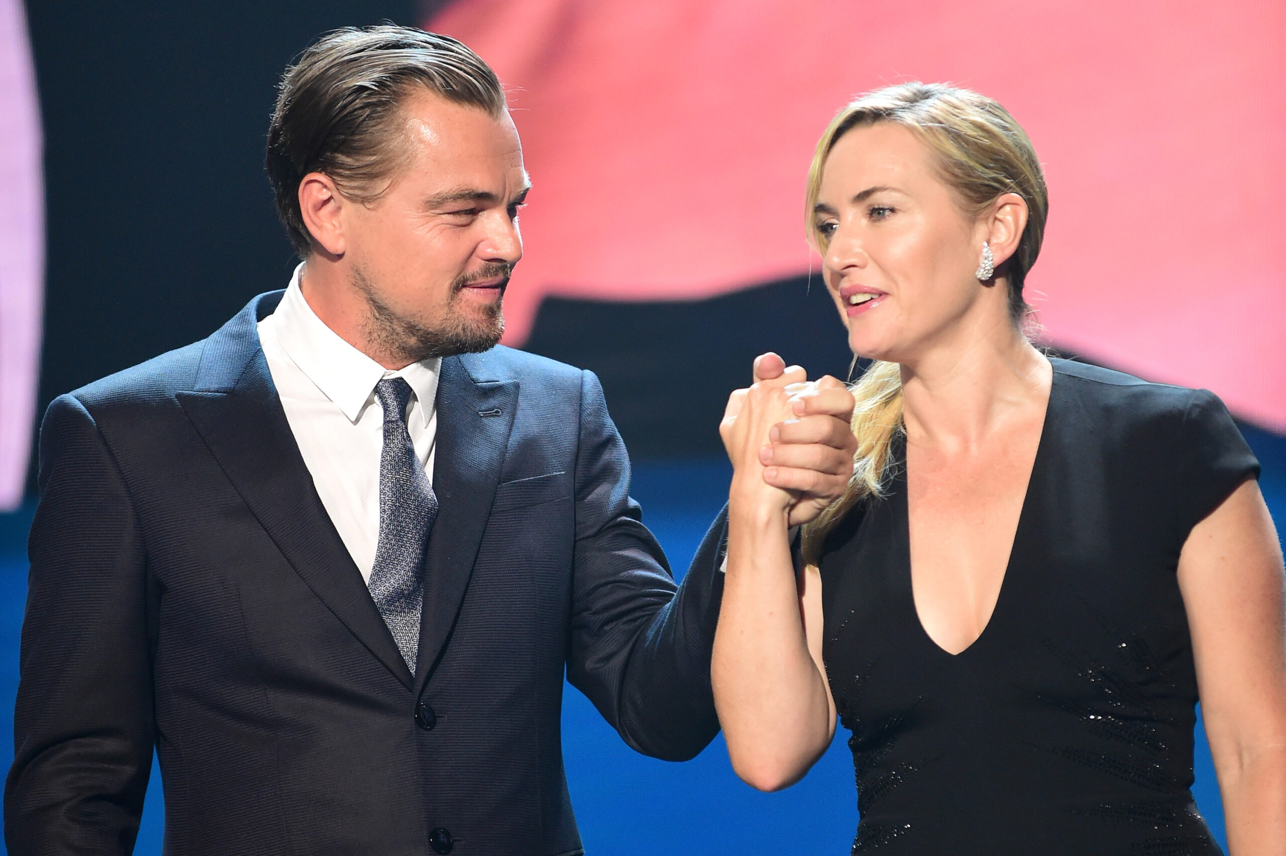 KATE WINSLET "nie mogła przestać płakać", gdy po 3 latach przerwy spotkała się z LEONARDEM DICAPRIO