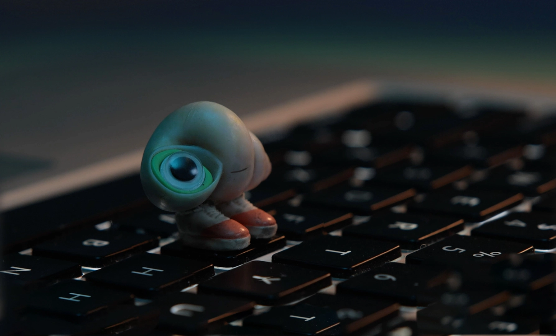 MARCEL MUSZELKA W RÓŻOWYCH BUCIKACH. Bohater, którego potrzebujemy