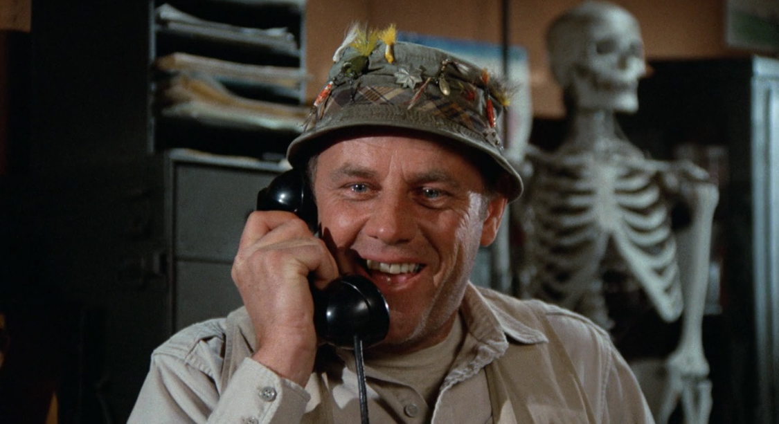 M*A*S*H. „Abyssinia, Henry”, czyli uderzenie wojny