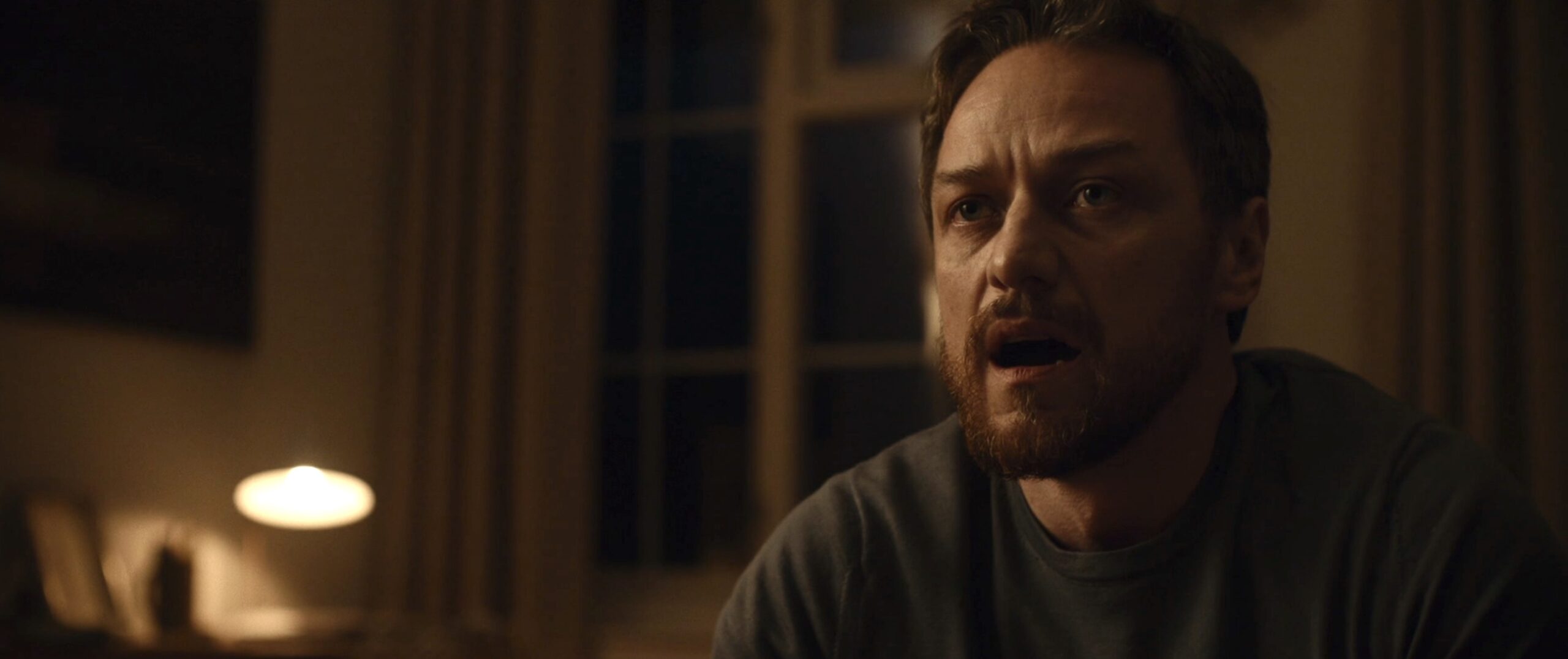 MÓJ SYN. Thriller improwizowany przez Jamesa McAvoya