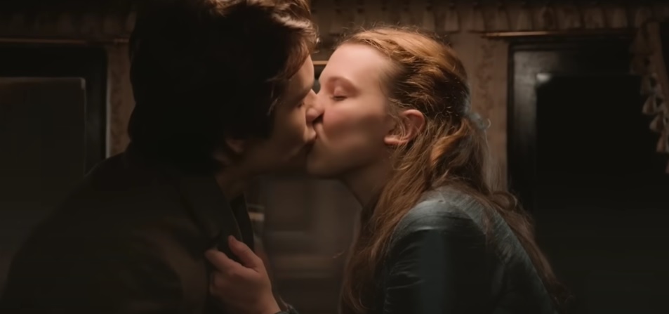 Millie Bobby Brown skrytykowana przez koordynatorkę scen intymnych po historii z planu "Enoli Holmes 2"