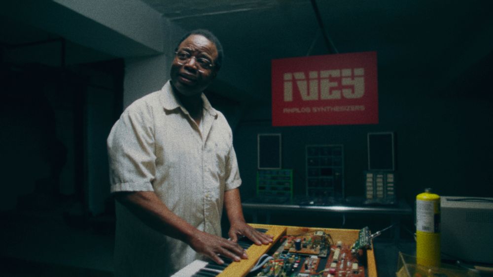 NIEDORĘCZONY LIST. Z miłości do horrorów i syntezatorów