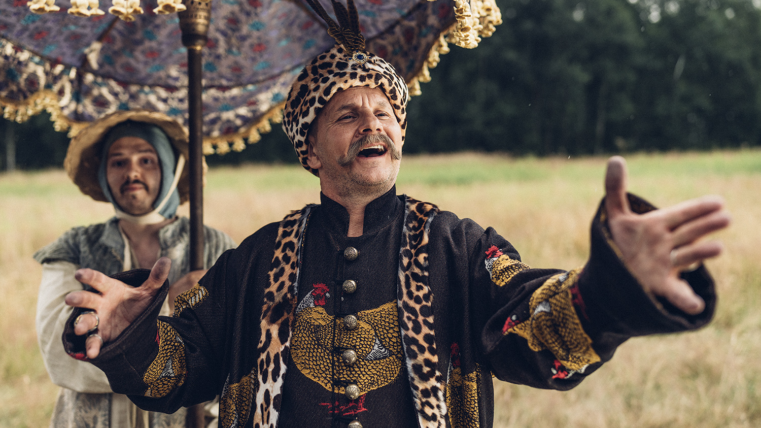 Netflix pokazał zapowiedź drugiego sezonu "1670". Serial wróci jesienią
