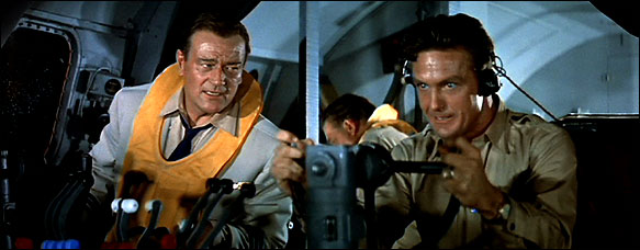 John Wayne i Robert Stack w filmie "Noc nad Pacyfikiem" (1954)