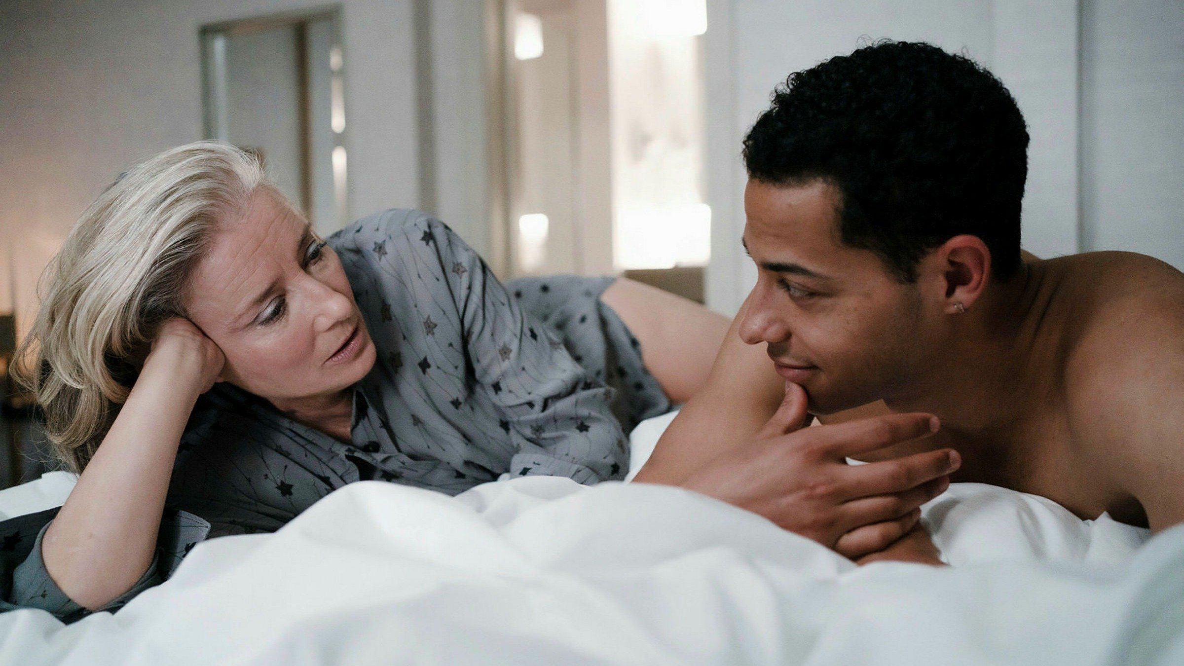 POWODZENIA, LEO GRANDE. Spełnienie Emmy Thompson [Recenzja]