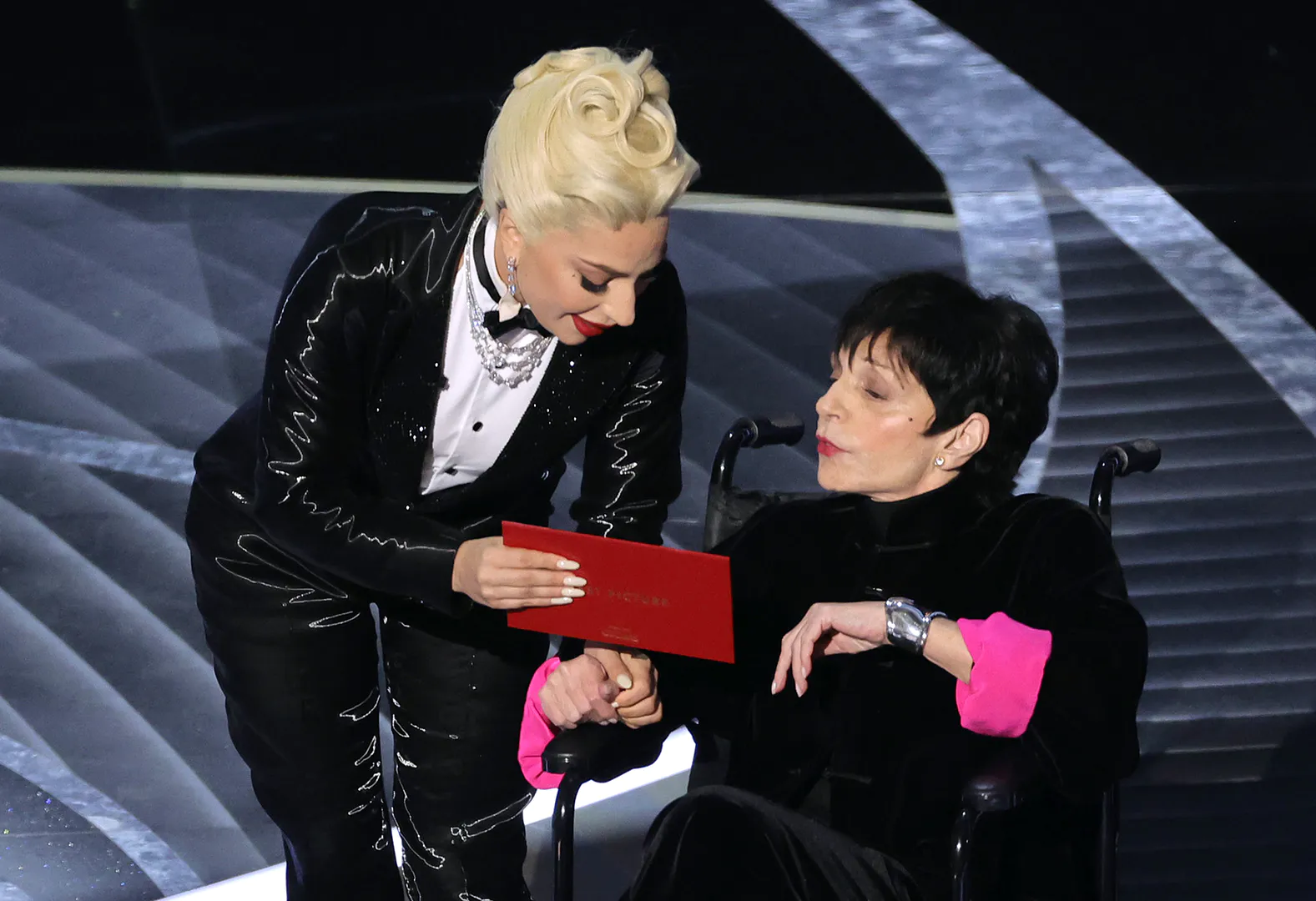 Przyjaciel LIZY MINNELLI twierdzi, że "zmuszono ją" do użycia wózka inwalidzkiego na Oscarach. "Sabotaż"