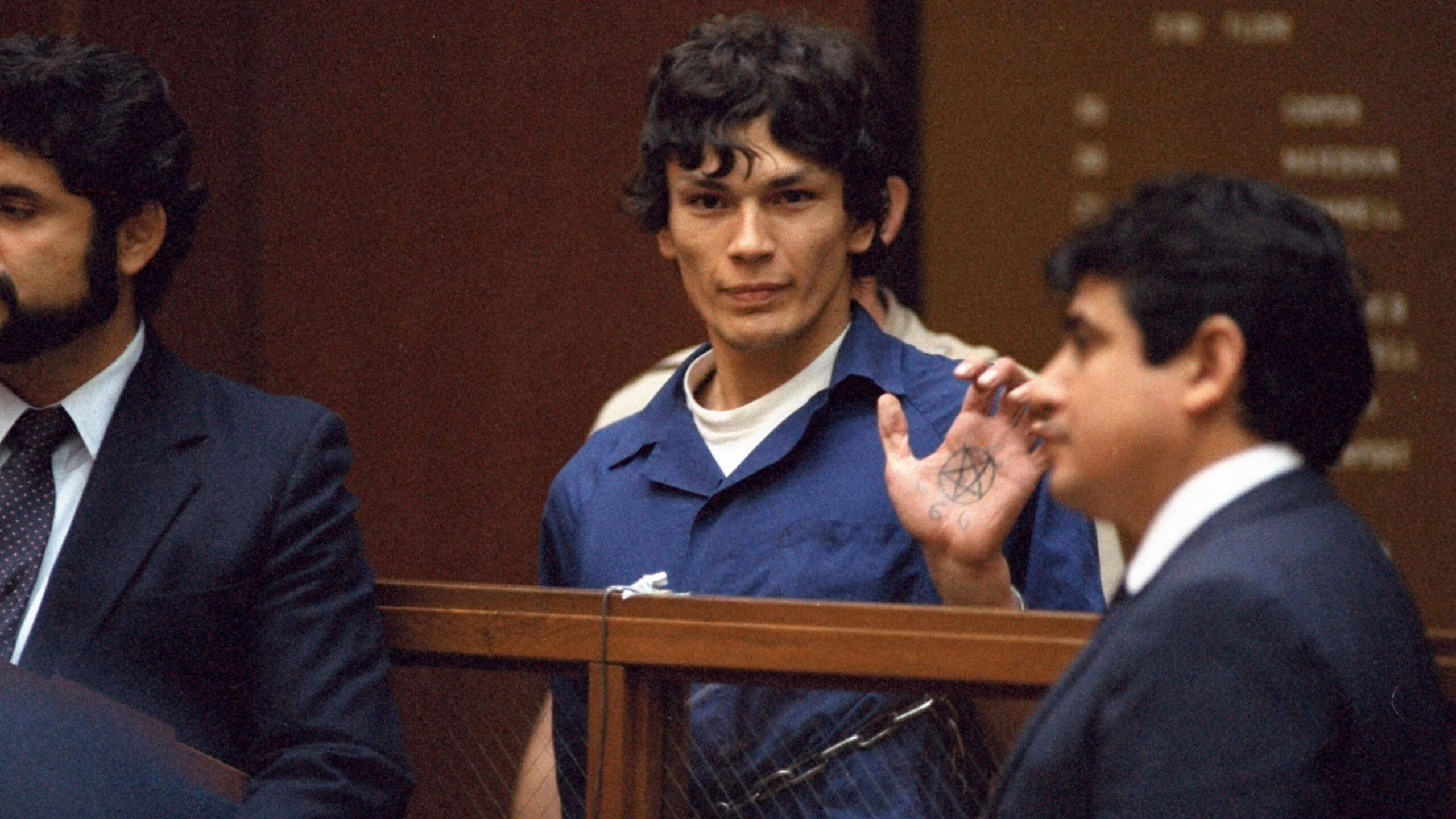 RICHARD RAMIREZ: POLOWANIE NA SERYJNEGO MORDERCĘ. Czy rzeczywiście kontrowersyjny?