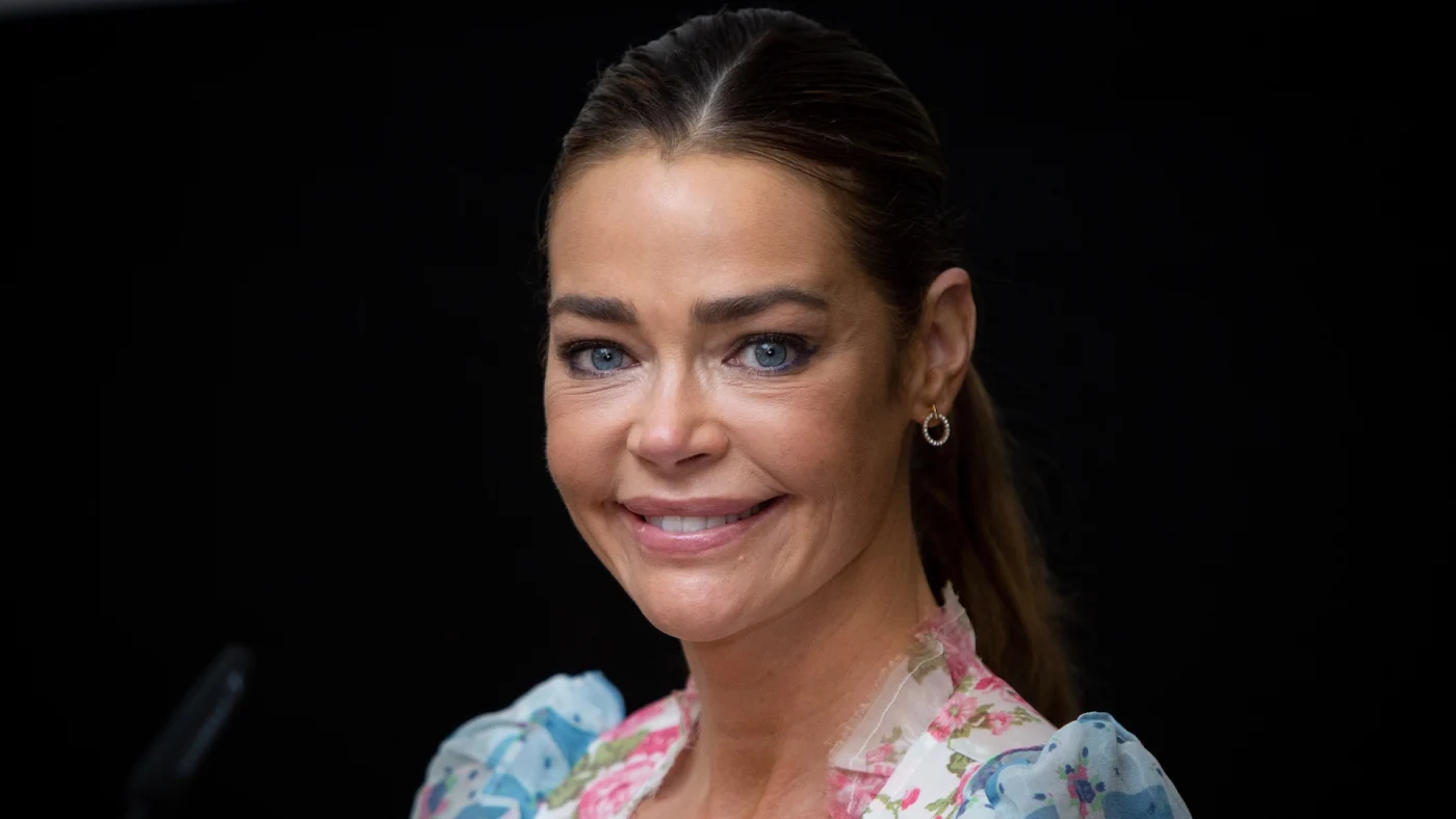 Samochód DENISE RICHARDS został ostrzelany w USA przez innego kierowcę. Aktorka zabrała głos