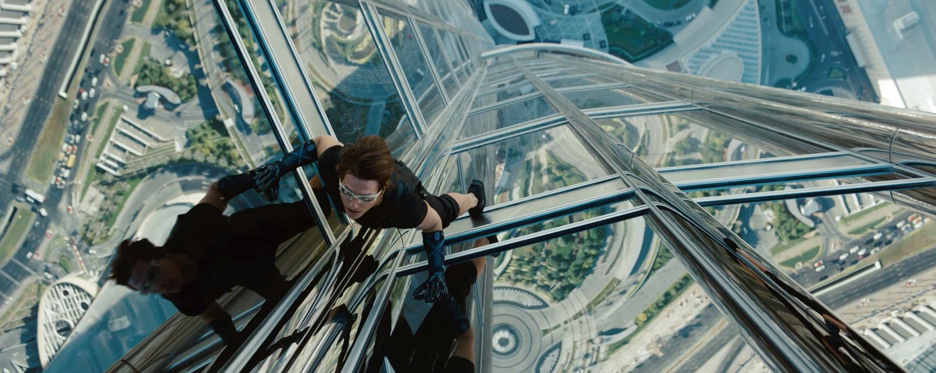 TOM CRUISE nie zamierza kończyć z wyczynami kaskaderskimi. "Robię to całe życie"