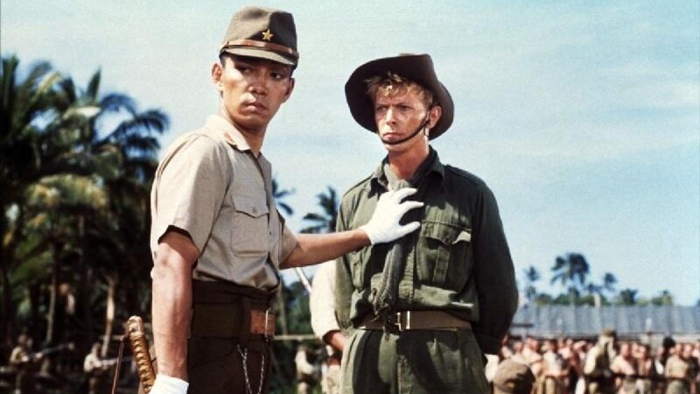 WESOŁYCH ŚWIĄT, PUŁKOWNIKU LAWRENCE. Zakazane barwy