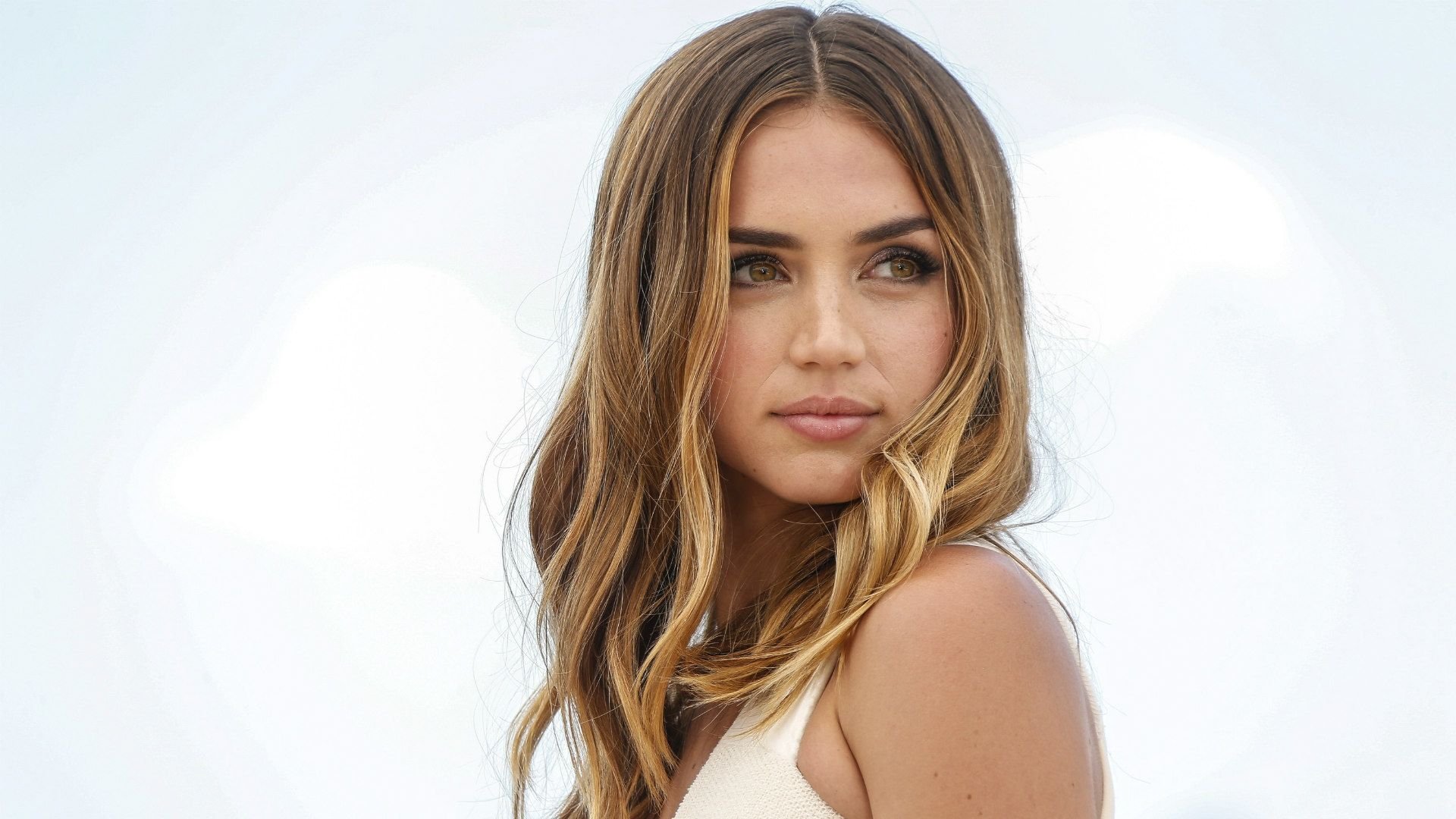 ANA DE ARMAS. Kim jest nowa dziewczyna Bonda?