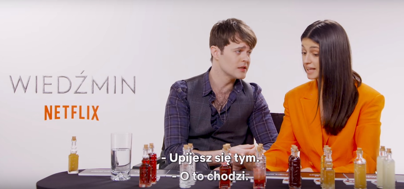 Anya Chalotra i Joey Batey z WIEDŹMINA próbują polskie eliksiry