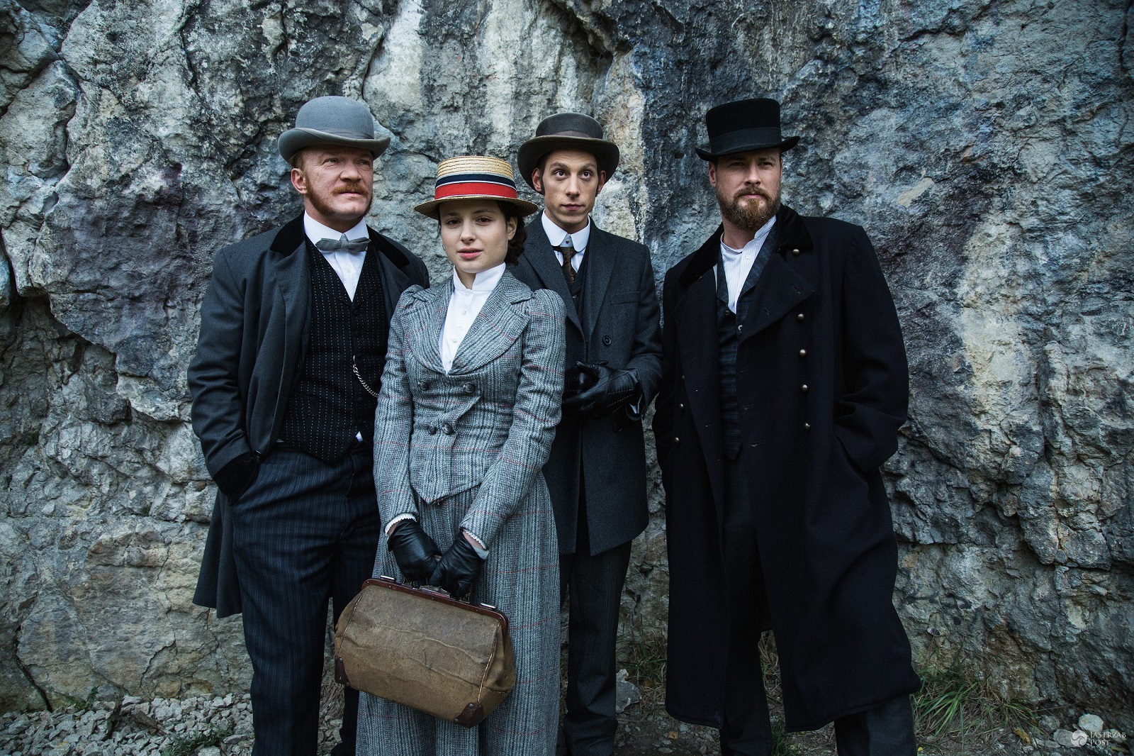 BELLE EPOQUE. Intryga grubymi nićmi szyta