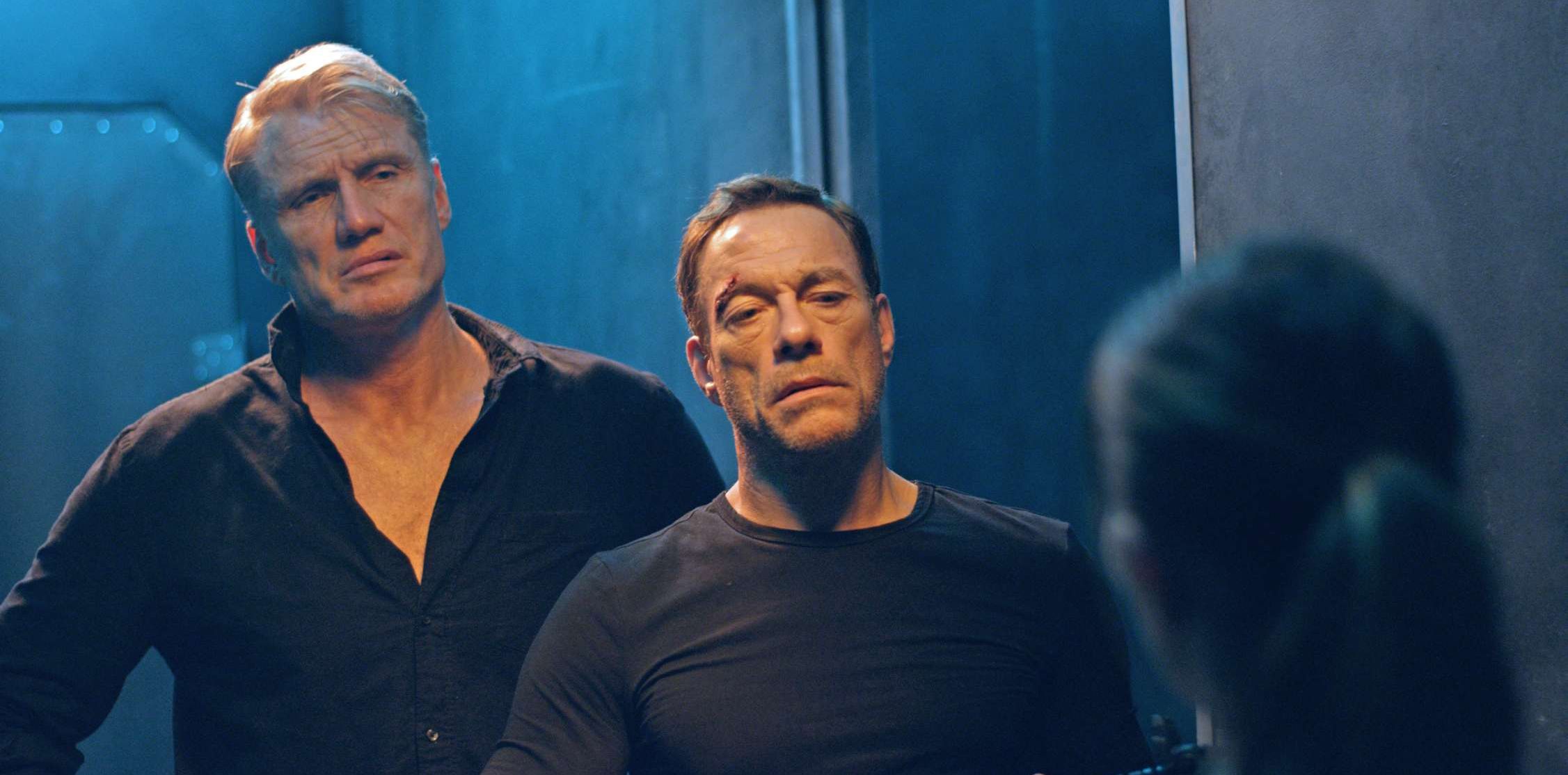 BLACK WATER. Van Damme i Lundgren na chałturze