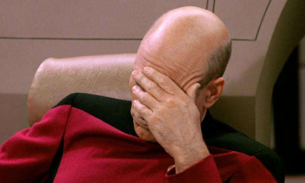 CLIFFHANGERY, TIME LOOPY I INNE ANGLICYZMY. 7 irytujących zabiegów filmowych