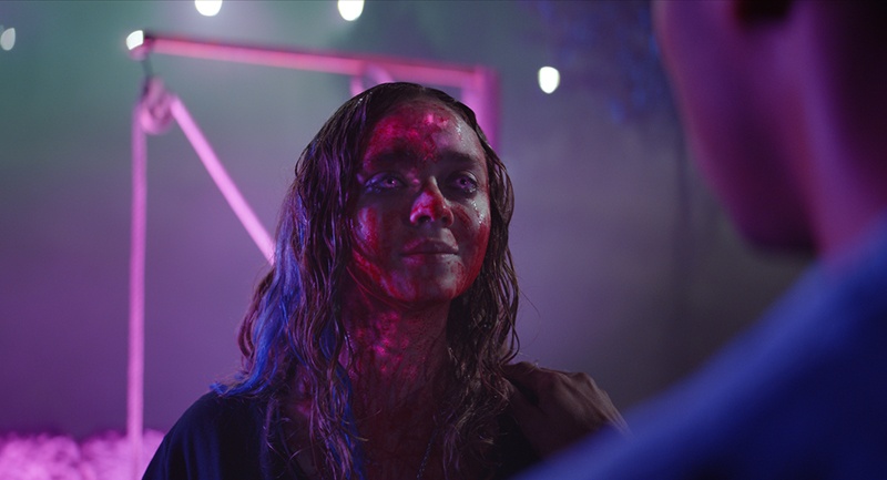 Klimatyczny plakat COLOR OUT OF SPACE, horroru science fiction opartego na prozie LOVECRAFTA