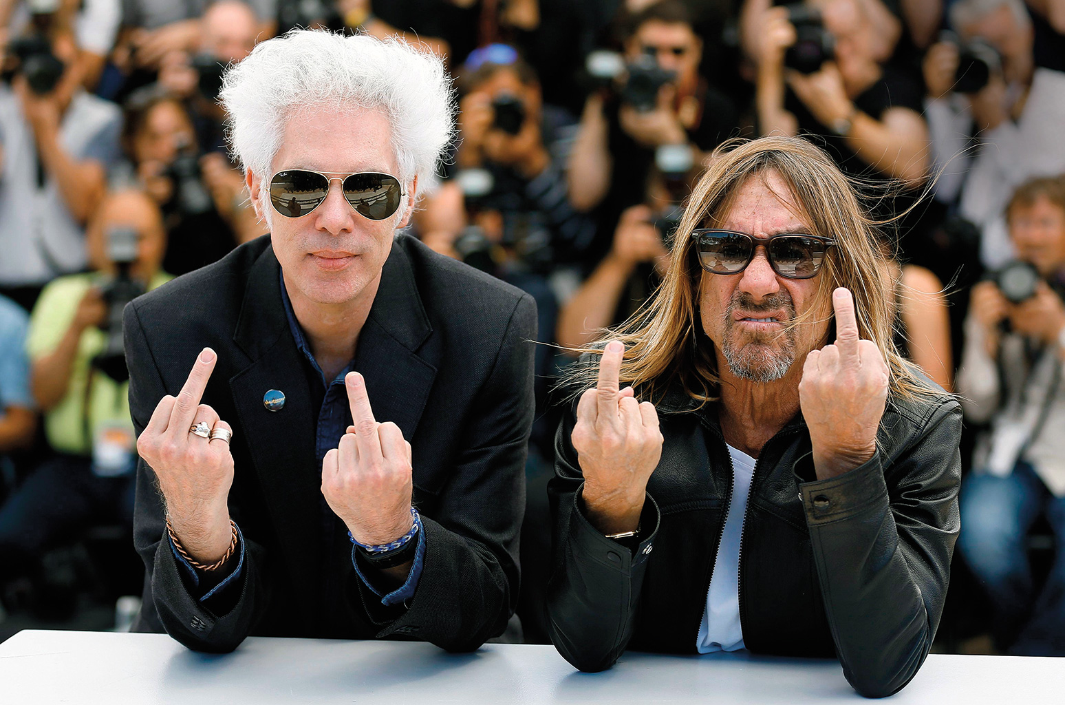 NETFLIX I (OCENZUROWANE) PAPIEROSY. Jarmusch ma przechlapane!
