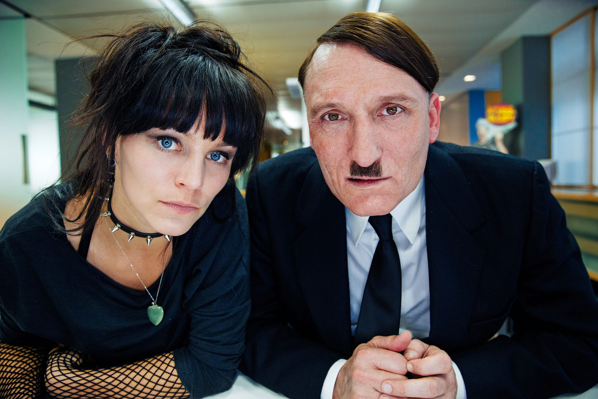 ON WRÓCIŁ – recenzja oraz przegląd filmów o Adolfie Hitlerze