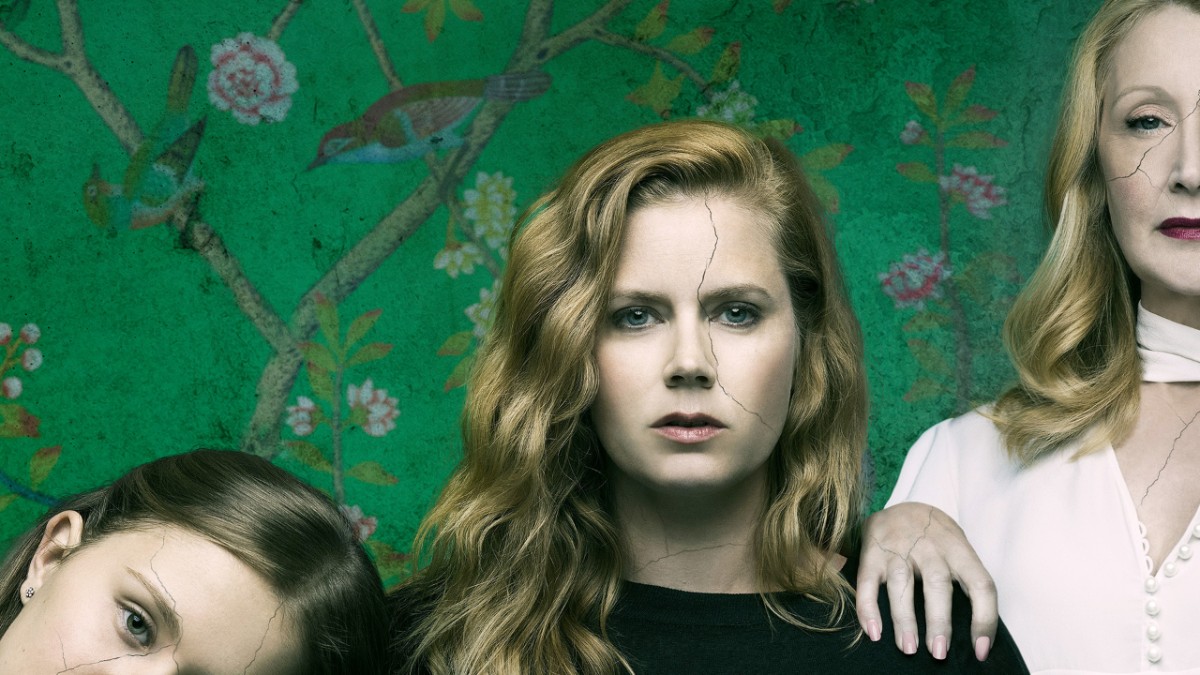 OSTRE PRZEDMIOTY. Recenzja pierwszego odcinka nowego serialu HBO