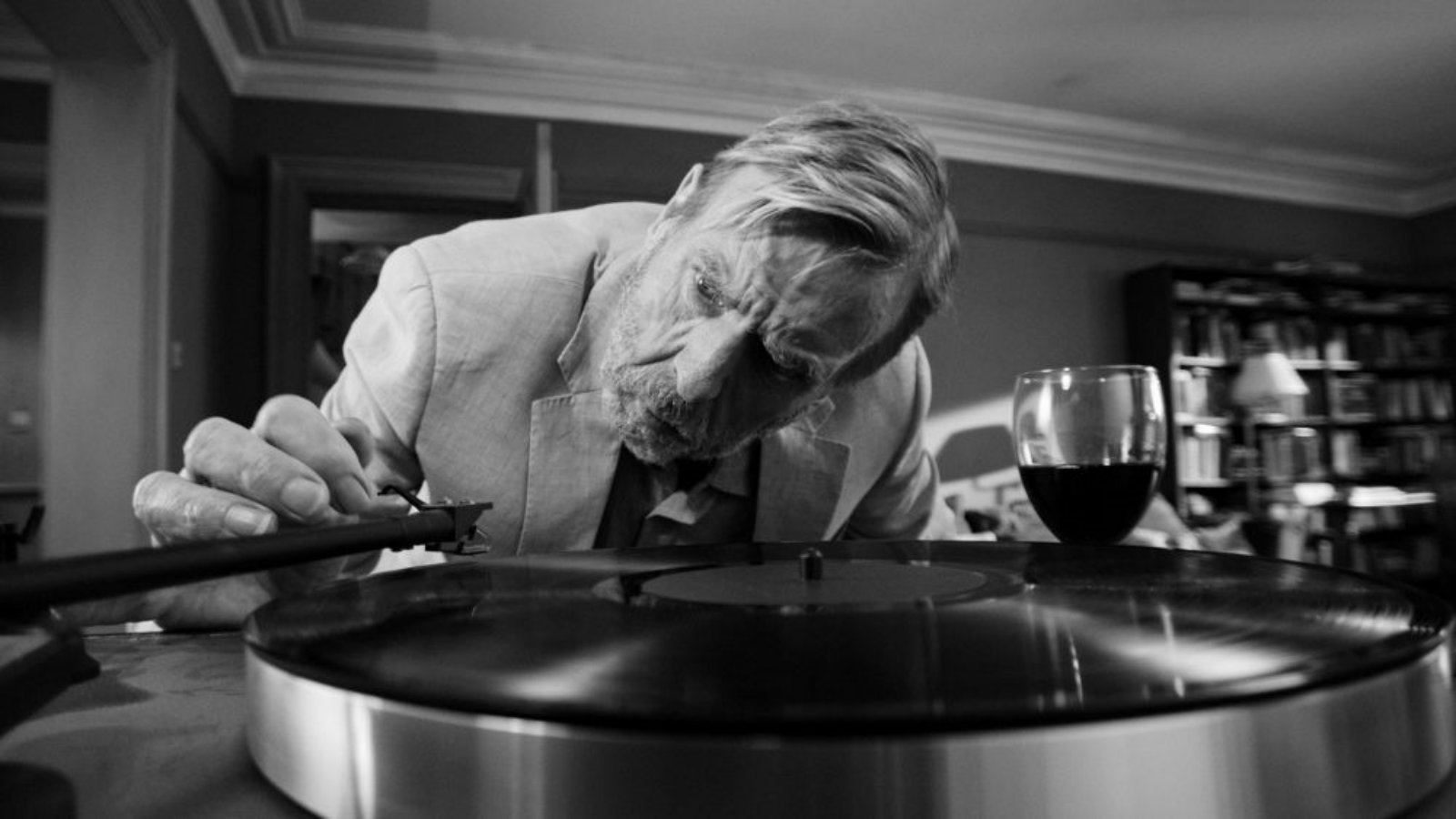 PARTY. Czarna komedia o problemach pierwszego świata | film.org.pl PARTY. Czarna komedia o problemach pierwszego świata